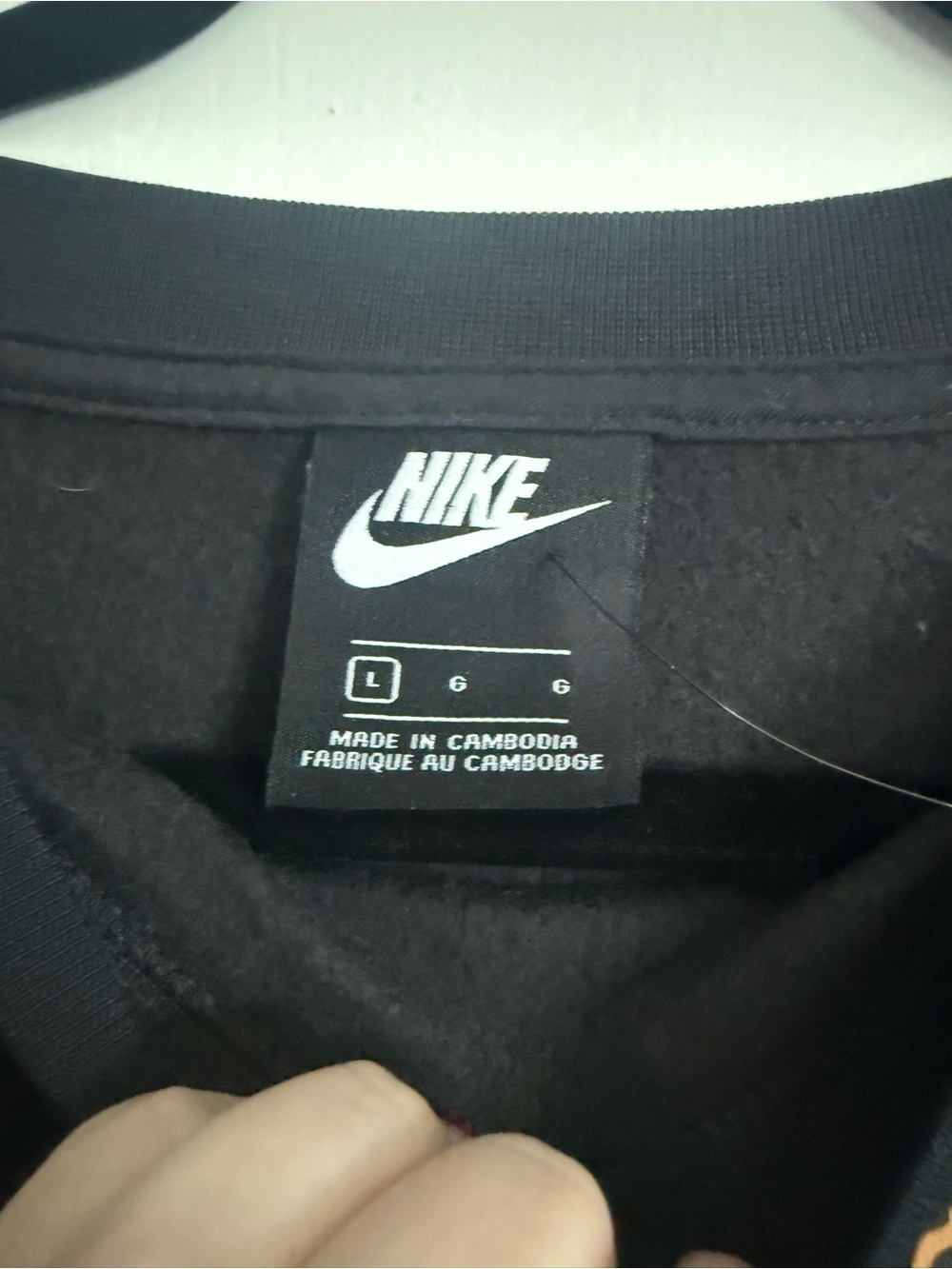 NWT Nike Women’s Black Crewneck Sweatshirt with Leopard Swoosh - sz L - Picture 6 of 6